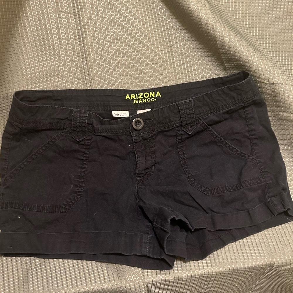 Arizona jeans black cargo type shorts